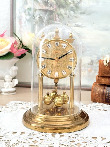 Vintage tischuhr mit - vintage,